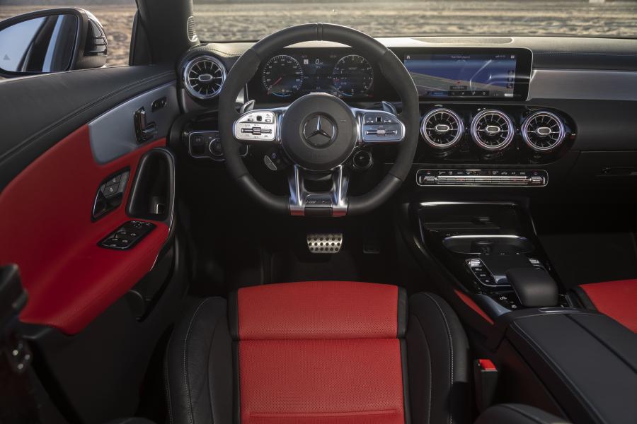 Торпедо Mercedes-AMG CLA45 4Matic+ (C118) 2019 года  (NA) (фото 65 из 73)